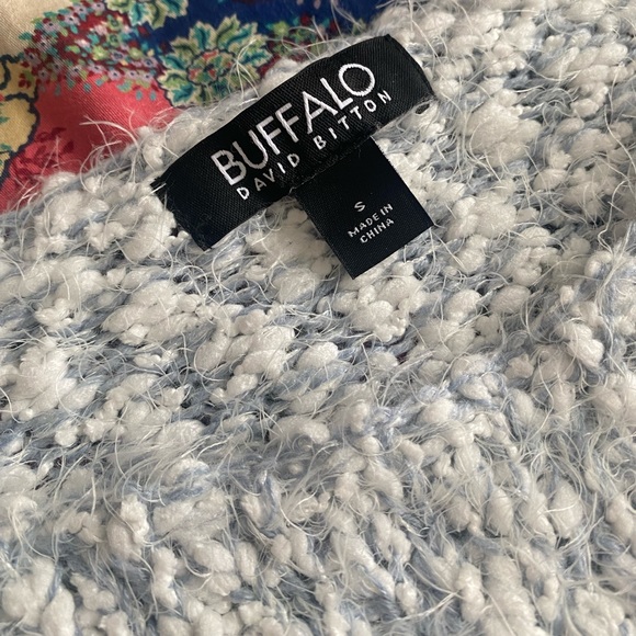 Super soft white and blue sweater - Picture 4 of 5